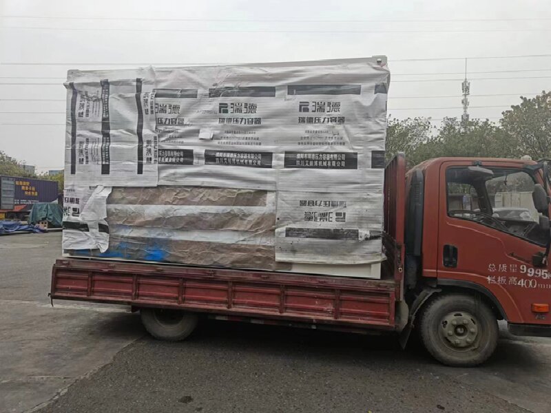 深圳到伊寧物流公司