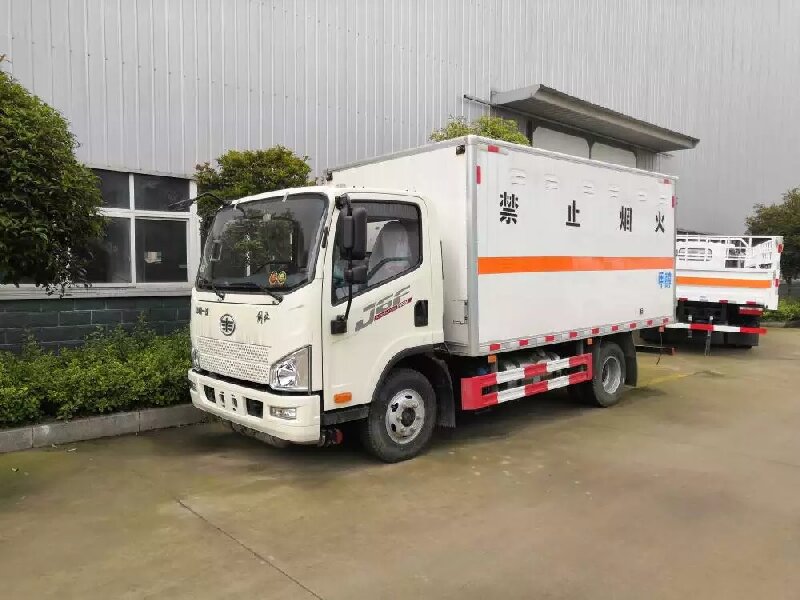 成都到尖扎危險品運(yùn)輸