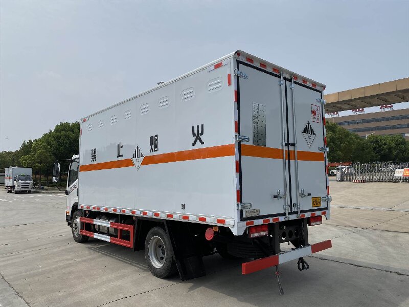 成都到靈壽危險(xiǎn)品運(yùn)輸