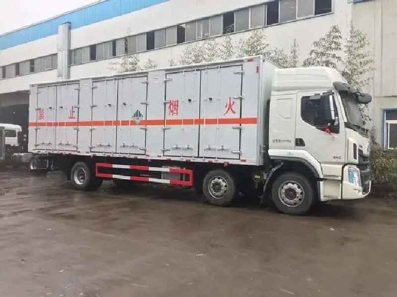 成都到云陽(yáng)危險(xiǎn)品運(yùn)輸